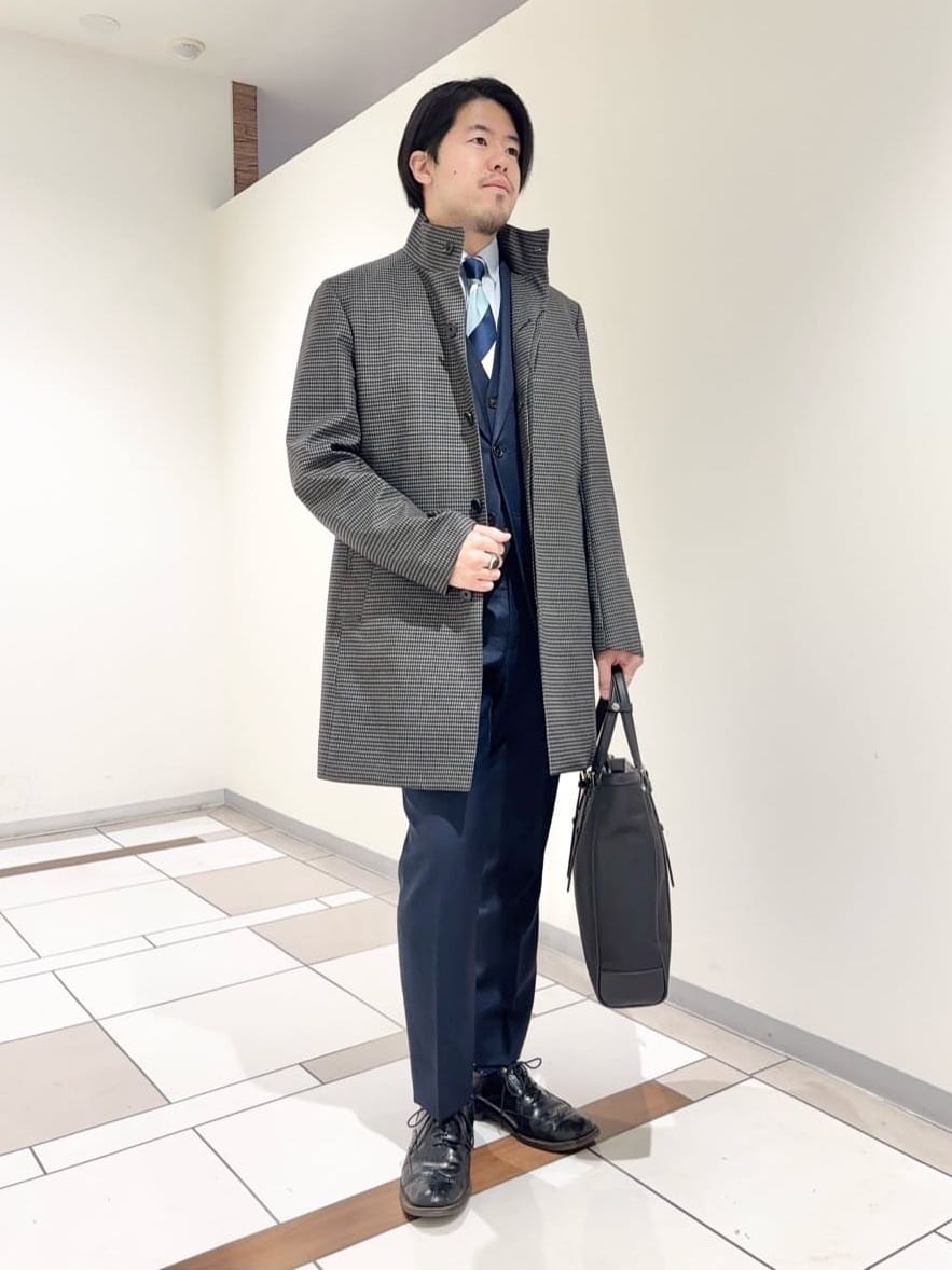 及川さんの「TAKEO KIKUCHI｜【Three by Three】シャイニーシャークピンヘッド スーツ/3ピース対応可」を使ったコーディネート