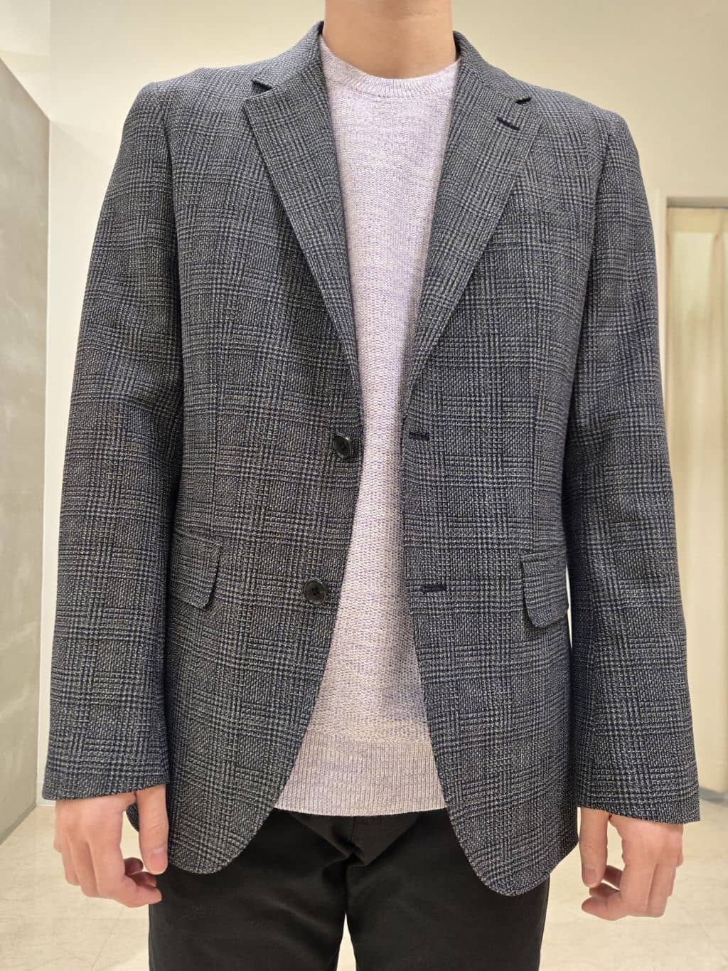 白木駆さんの「TAKEO KIKUCHI｜【Made in JAPAN】播州織 ストレッチ パンツ」を使ったコーディネート