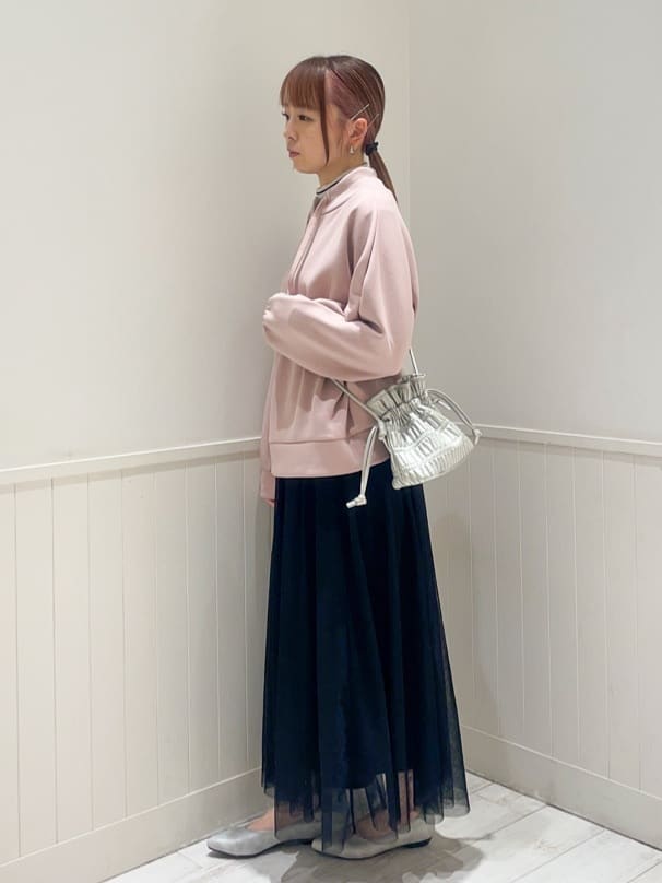 reina.tさんの「SHOO･LA･RUE｜◆プリーツ巾着ショルダーバッグ」を使ったコーディネート
