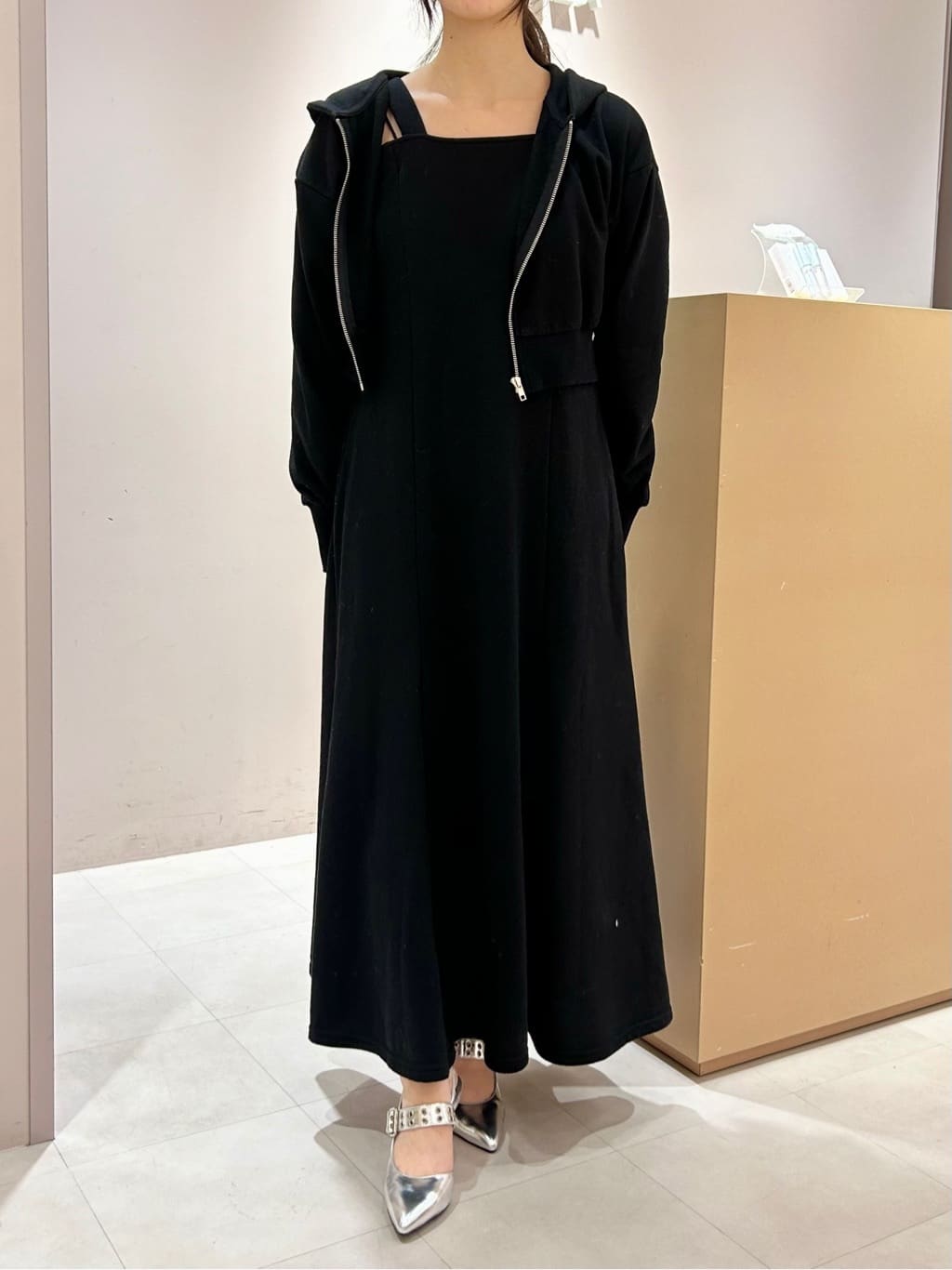 takeさんの「ESPERANZA｜グロメットバックストラップパンプス」を使ったコーディネート