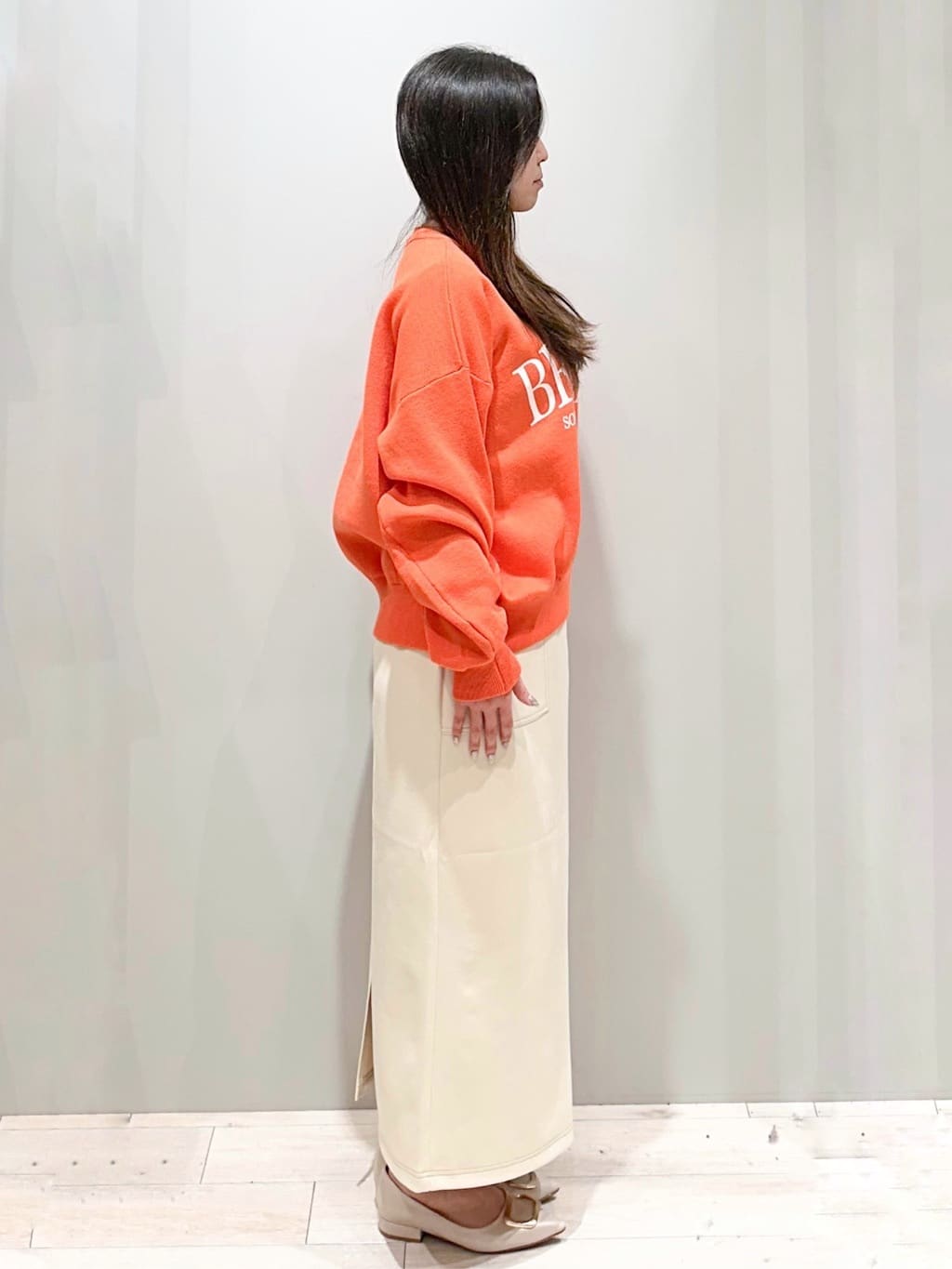 Iguさんの「THE SHOP TK｜◆スウェットライクロゴニット」を使ったコーディネート