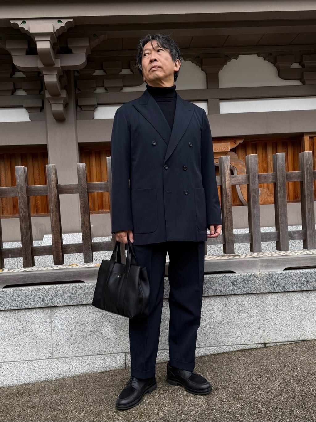 デザイナーTAKEman さんの「TAKEO KIKUCHI｜◆【便利なサイズ感】ドライビング　トートバッグ」を使ったコーディネート