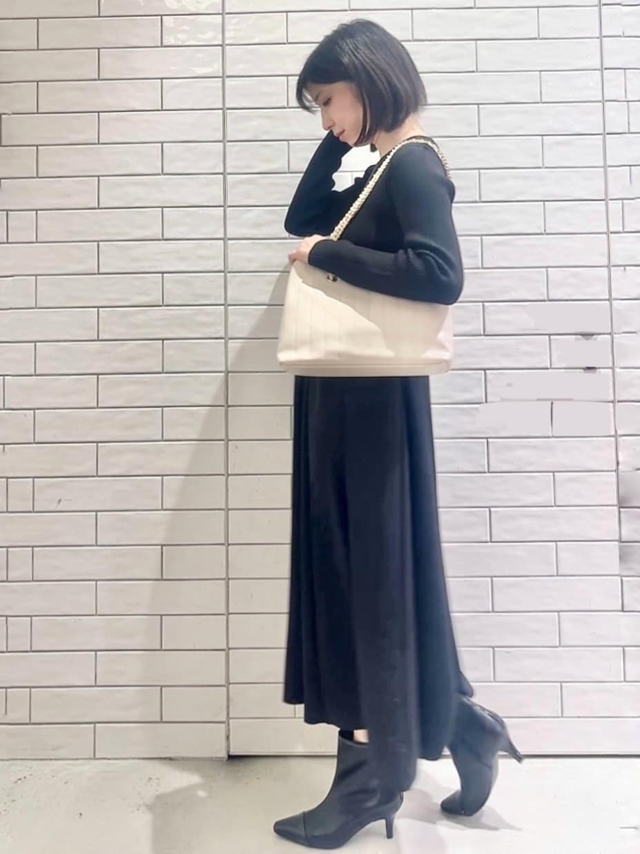 しおりさんの「OPAQUE.CLIP｜スライドベルト」を使ったコーディネート