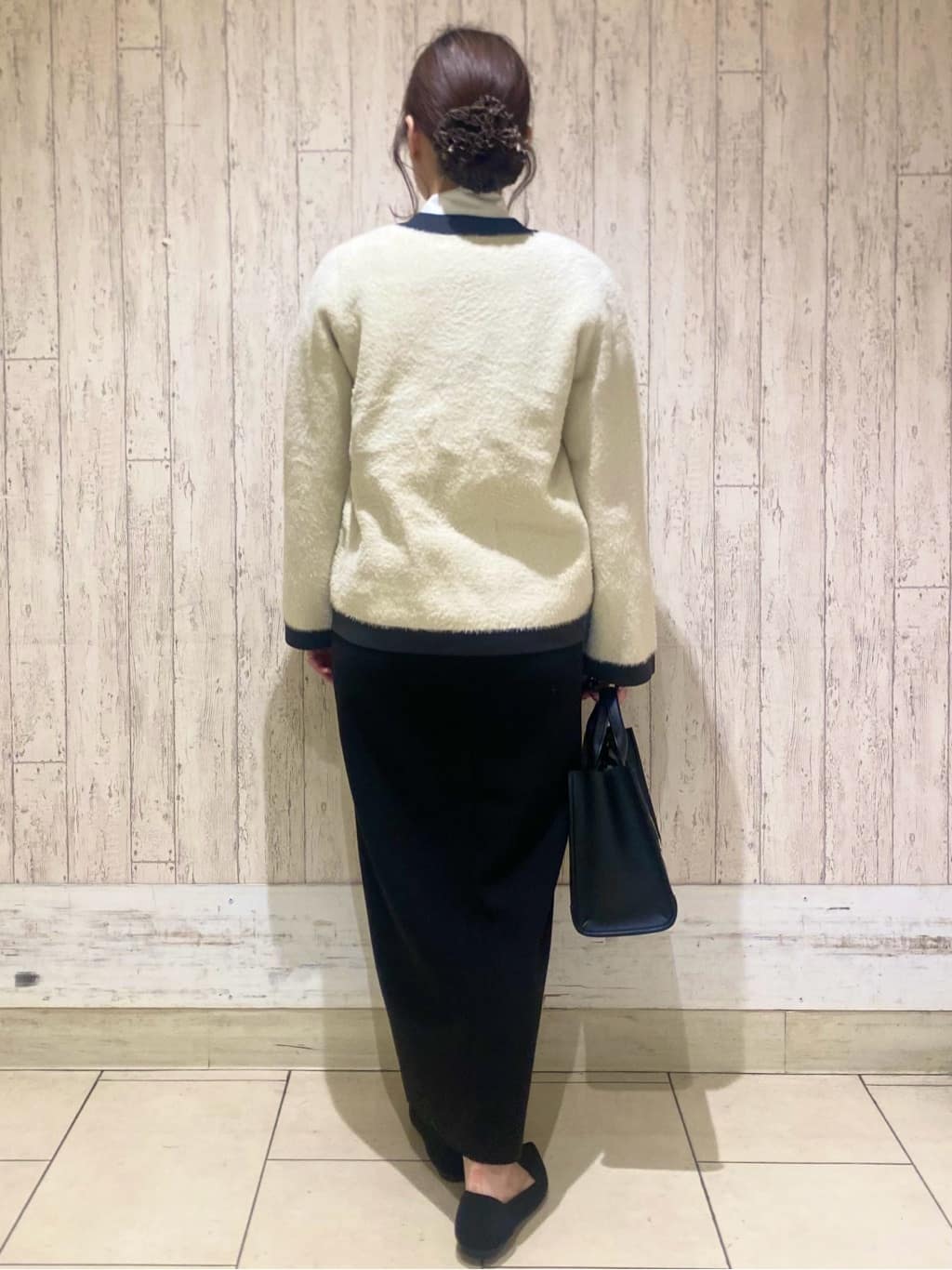 KARENさんの「index｜◆ウールライクストレッチタイトスカート【洗濯機洗い可】」を使ったコーディネート