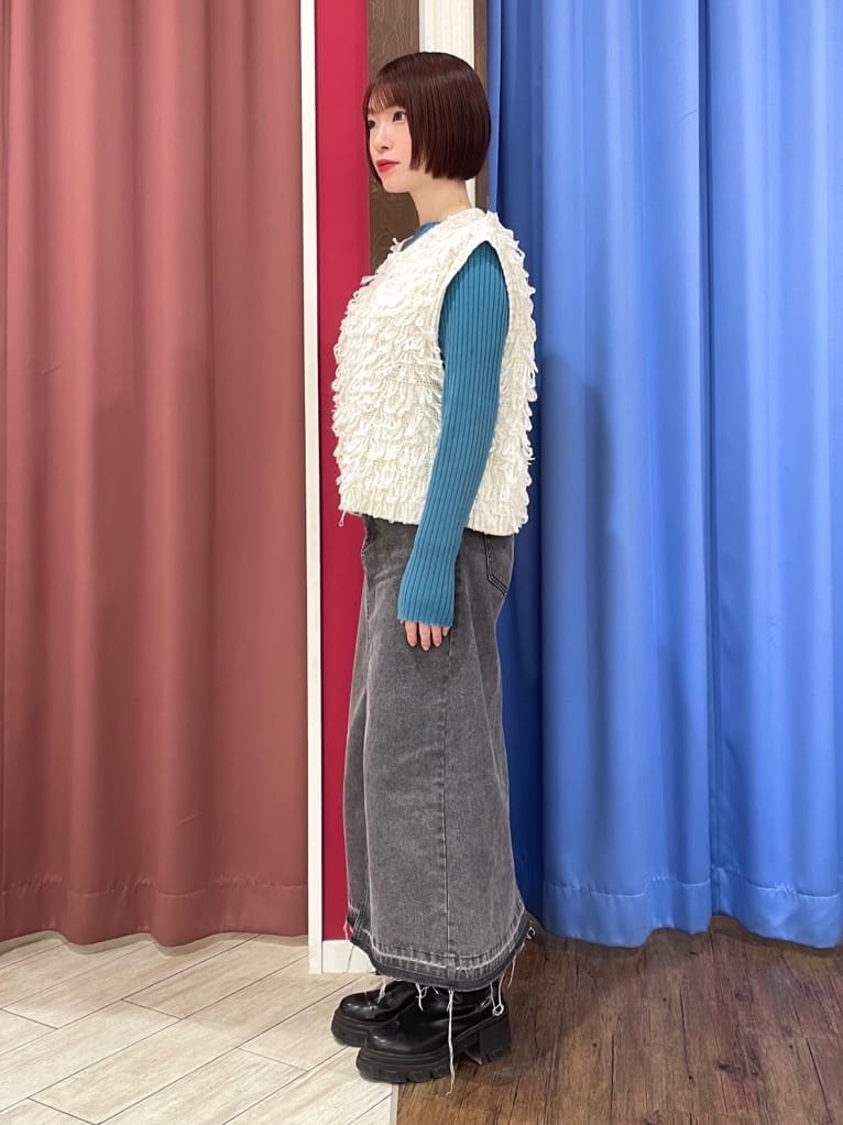 るるさんの「SHOO･LA･RUE｜◆【洗える/S-LL】一枚でもインナーでも プチハイネック リブニット」を使ったコーディネート