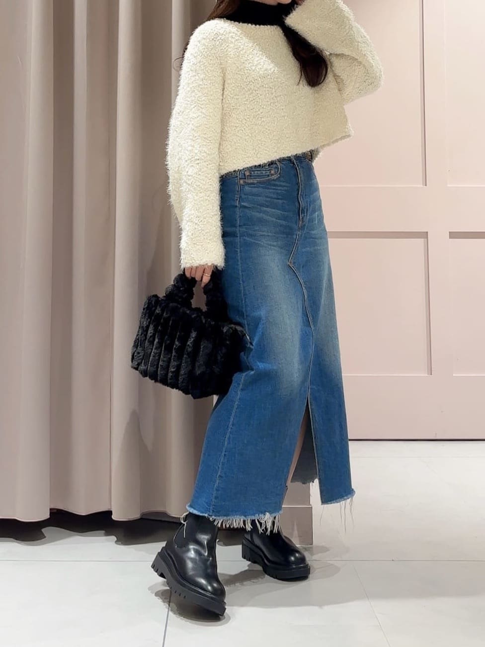 RINAさんの「ESPERANZA｜2WAY トート ショルダーバッグ ファー」を使ったコーディネート