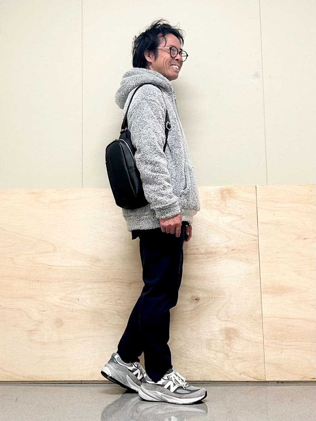 KENJI Iさんの「THE SHOP TK｜サフィアーノ切替えボディバック」を使ったコーディネート