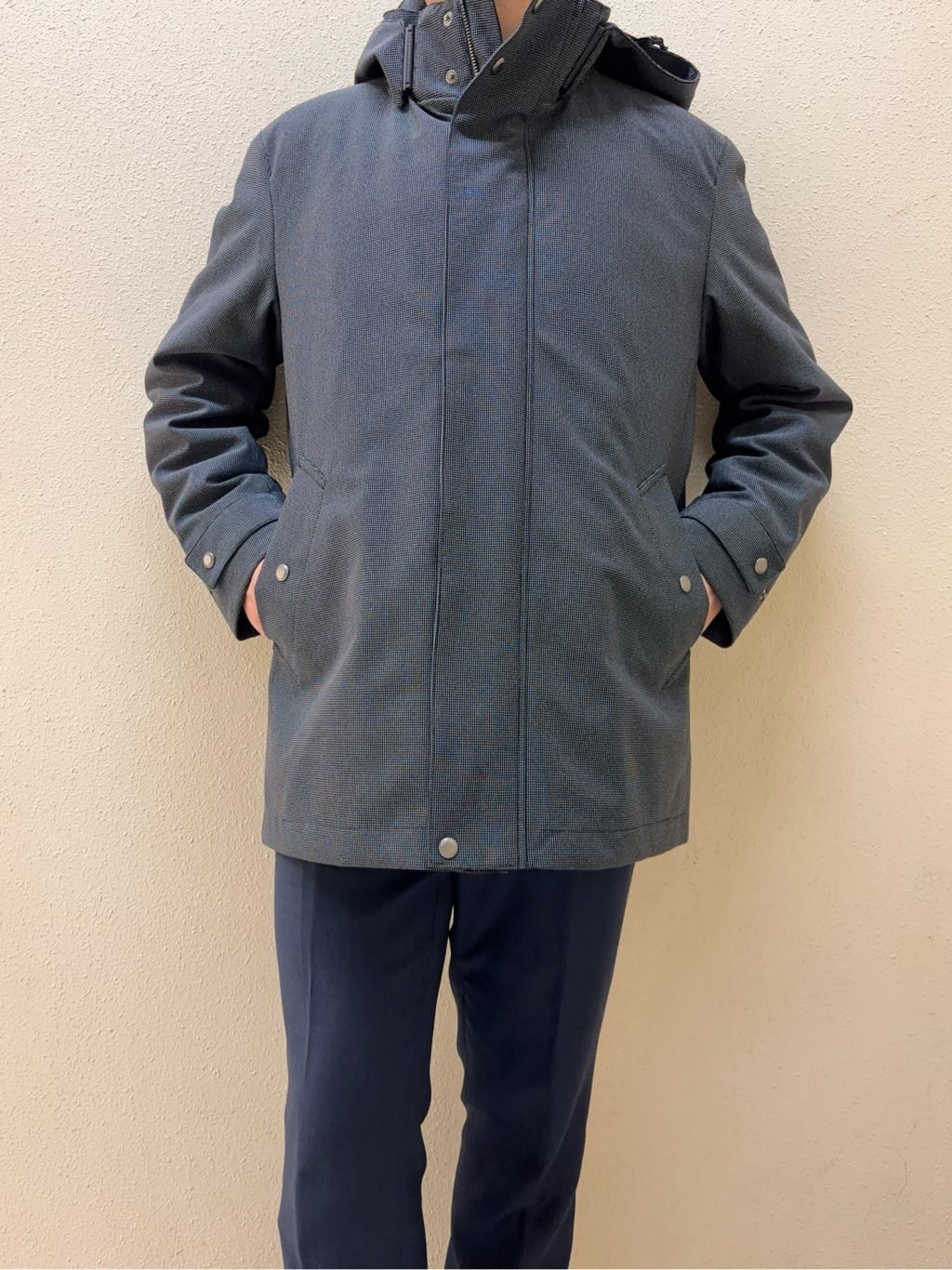 及川さんの「TAKEO KIKUCHI｜【Three by Three】シャイニーシャークピンヘッド スーツ/3ピース対応可」を使ったコーディネート