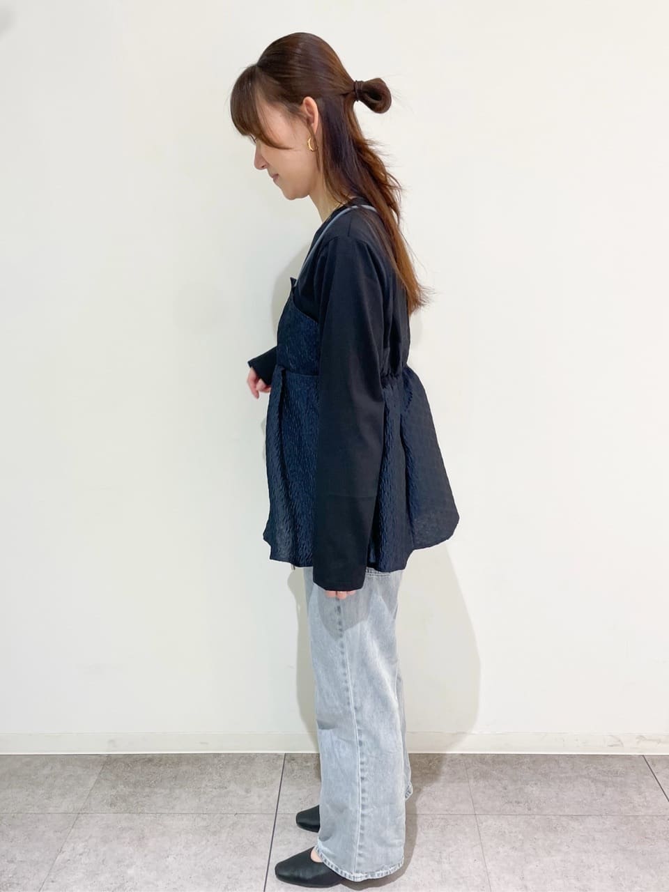 AYAさんの「OPAQUE.CLIP｜《丈が選べる》ストレートデニムパンツ【洗濯機洗い可】」を使ったコーディネート