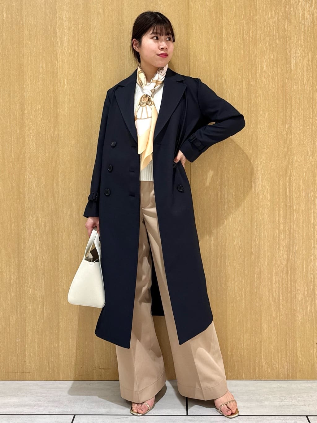 nanaさんの「UNTITLED｜【手洗い／88cm正方形】バイカラーハーネススカーフ」を使ったコーディネート