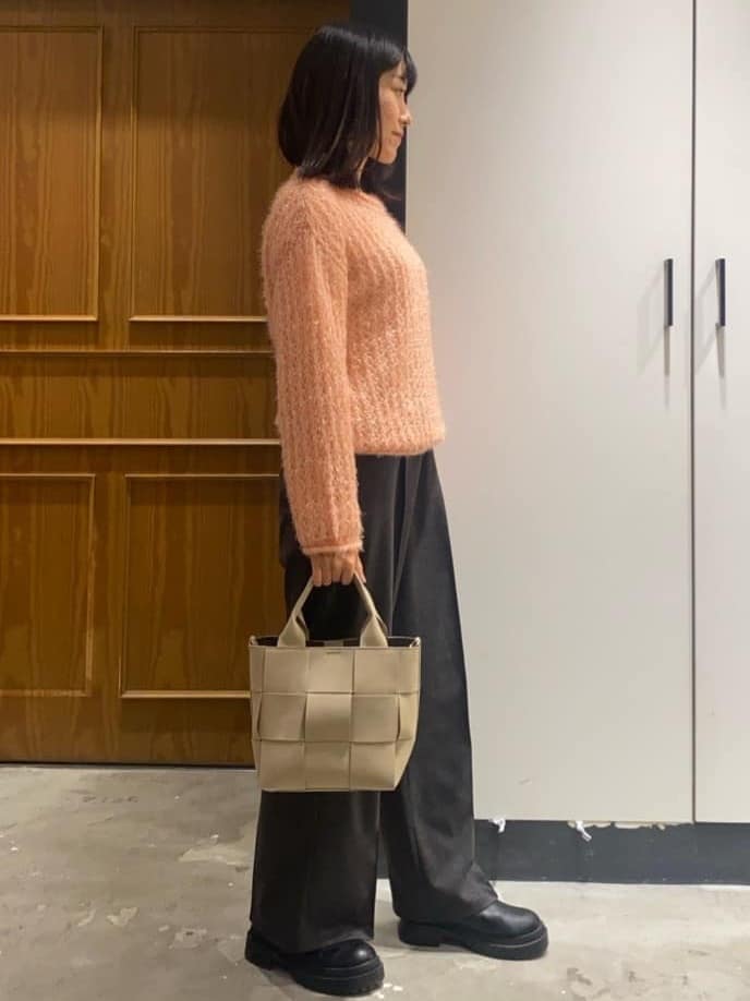 shikaさんの「THE SHOP TK｜◆【毛玉になりにくい】ラメメッシュニット/洗える」を使ったコーディネート