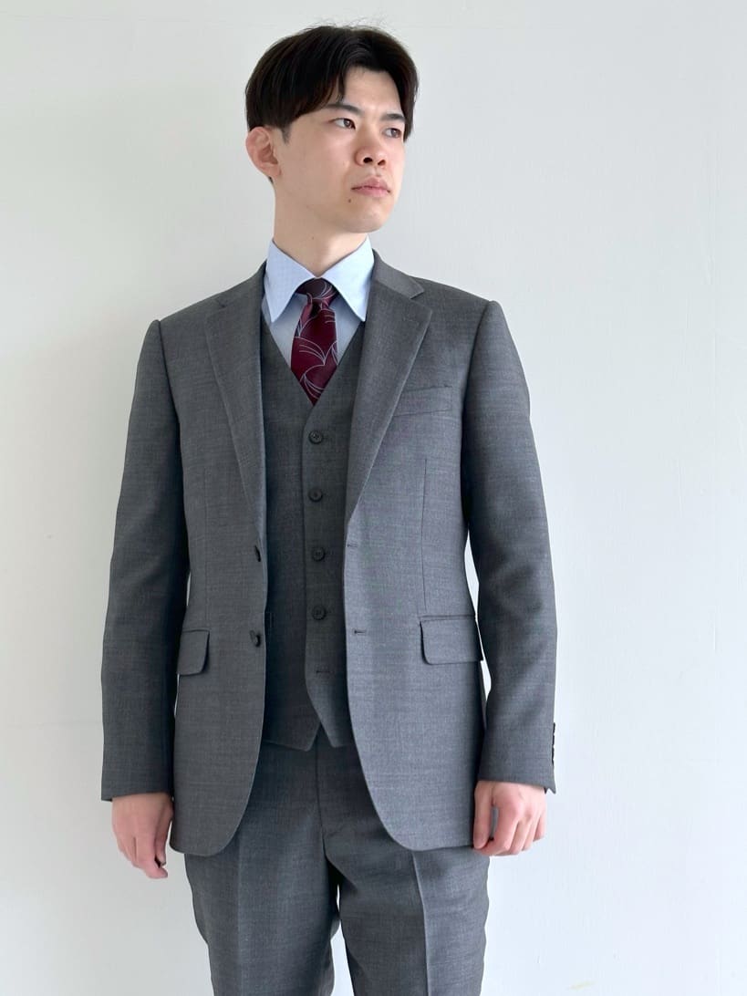 イッシーさんの「TAKEO KIKUCHI｜【Three by Three】シャイニーシャークピンヘッド スーツ/3ピース対応可」を使ったコーディネート