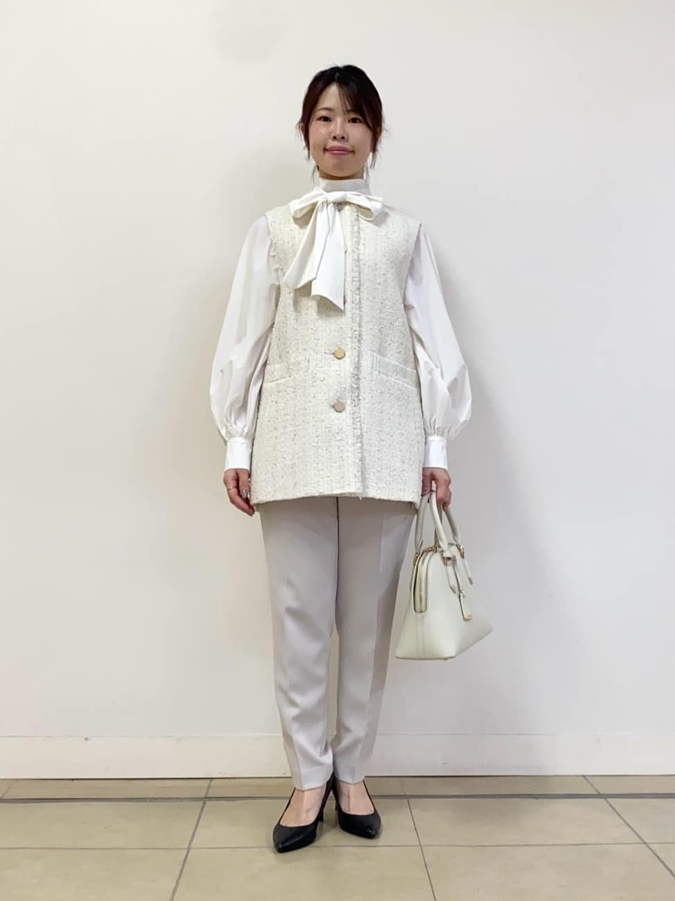 asamiさんの「UNTITLED｜◆【通勤スーツ】タックテーパードパンツ」を使ったコーディネート