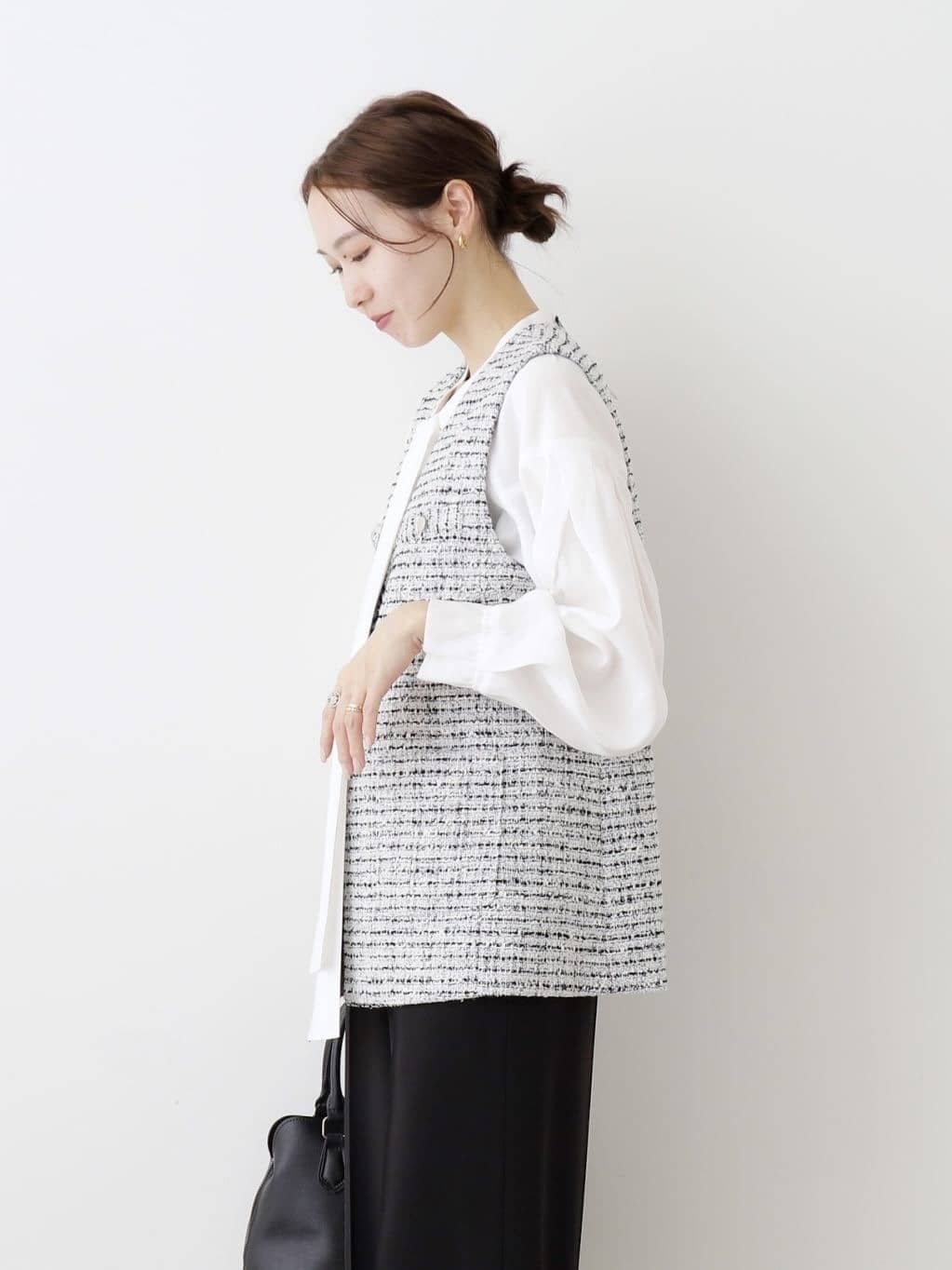 mitsukiさんの「INDIVI｜【洗える／UVケア／スーツ】ストレッチワイドパンツ」を使ったコーディネート