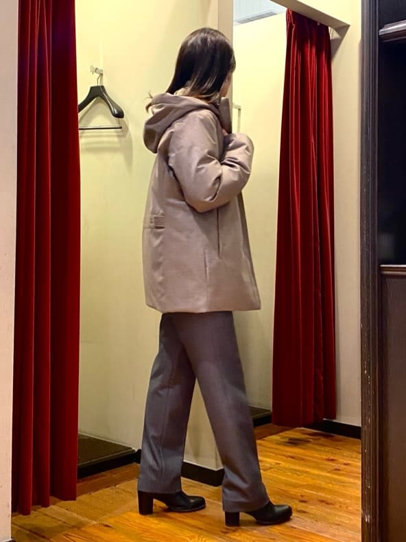 かわぴーさんの「TAKEO KIKUCHI｜【DOWN FABRIC】ダウンファブリック ドレスパンツ / セットアップ対応」を使ったコーディネート