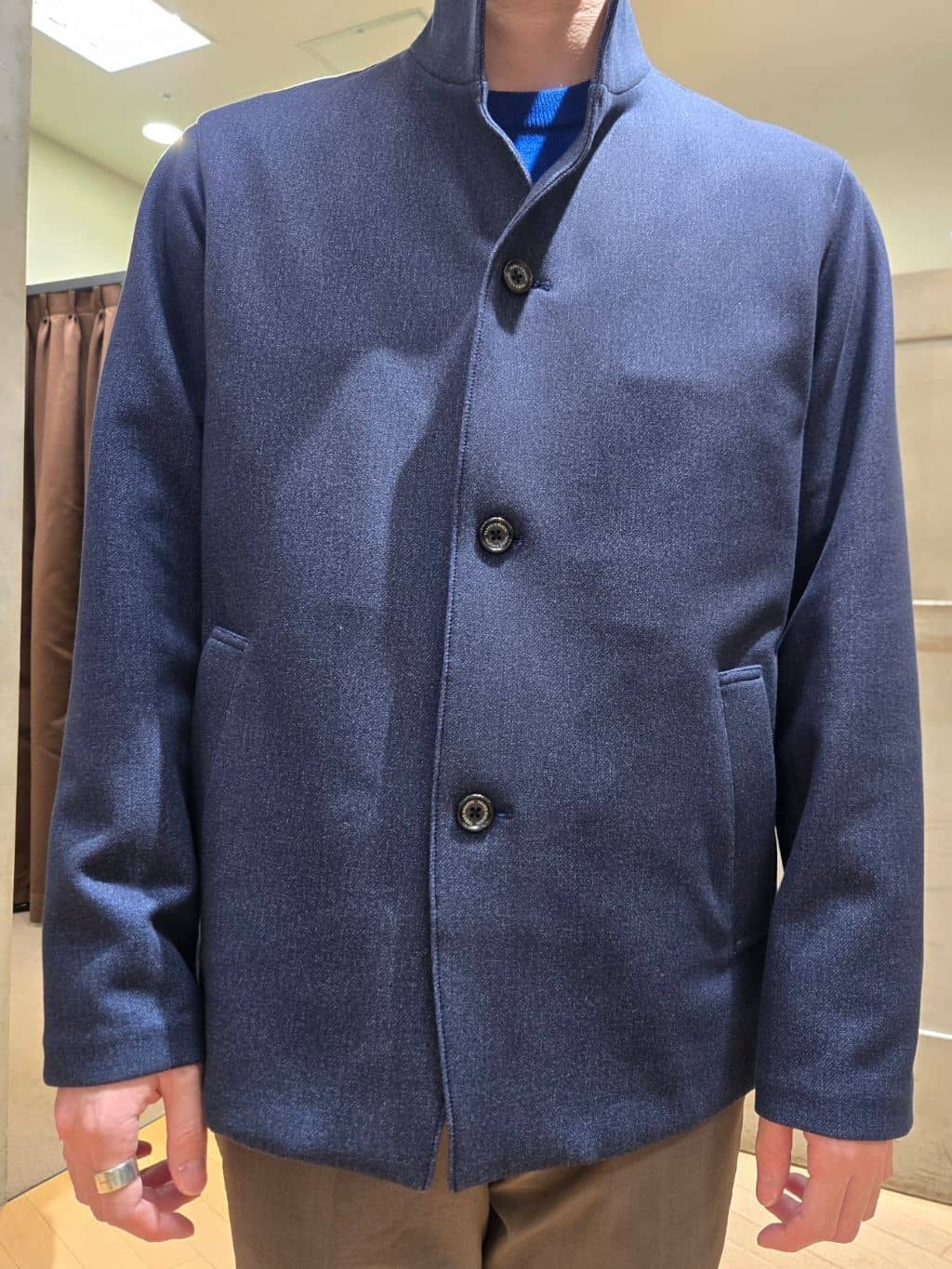 白木駆さんの「TAKEO KIKUCHI｜【DOWN FABRIC】ダウンファブリック スタンドカラーブルゾン」を使ったコーディネート