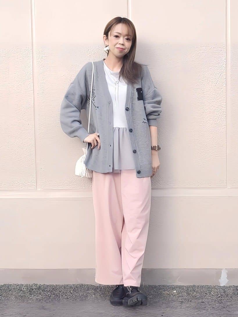 asadaさんの「SHOO･LA･RUE｜◆【S-LL/体型カバー】いつものコーデにプラスワン　裾チュールインナー」を使ったコーディネート