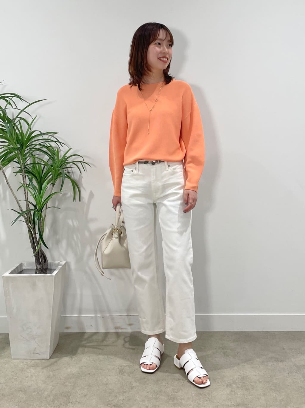 ねねさんの「INDIVI｜◆【洗える／無縫製／6色展開】袖フォルム ボートネックニット」を使ったコーディネート