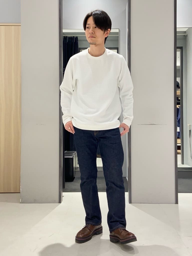 わいずみさんの「TAKEO KIKUCHI｜【モンスターストレッチ】日本製 ワンウォッシュ デニムパンツ」を使ったコーディネート
