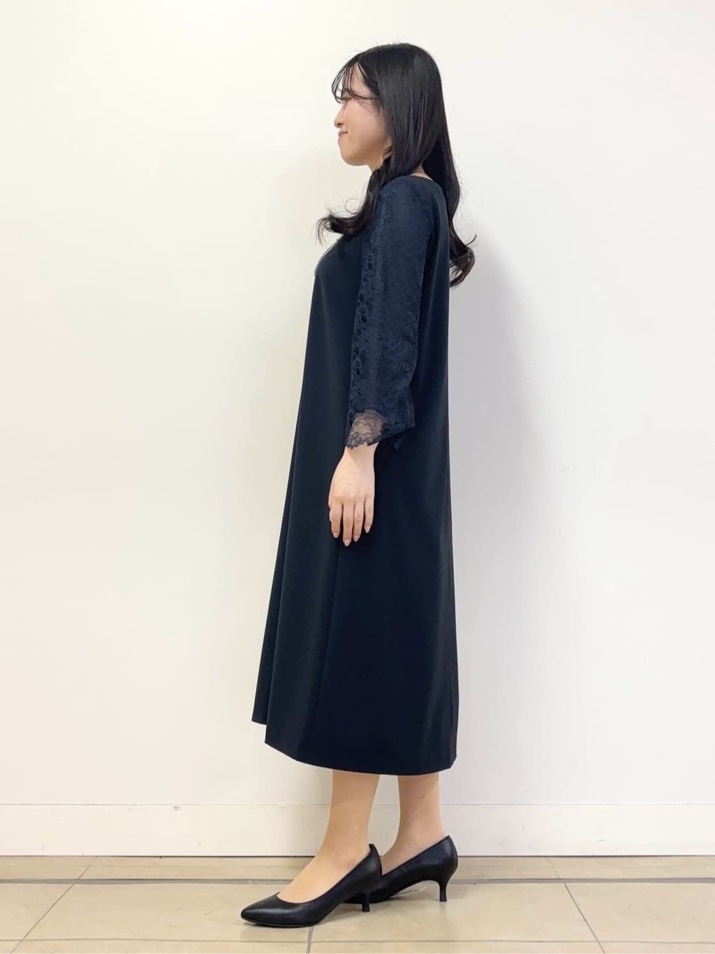 あやかさんの「UNTITLED｜◆【フォーマルドレス/セレモニー/オケージョン】袖レース サックワンピース」を使ったコーディネート