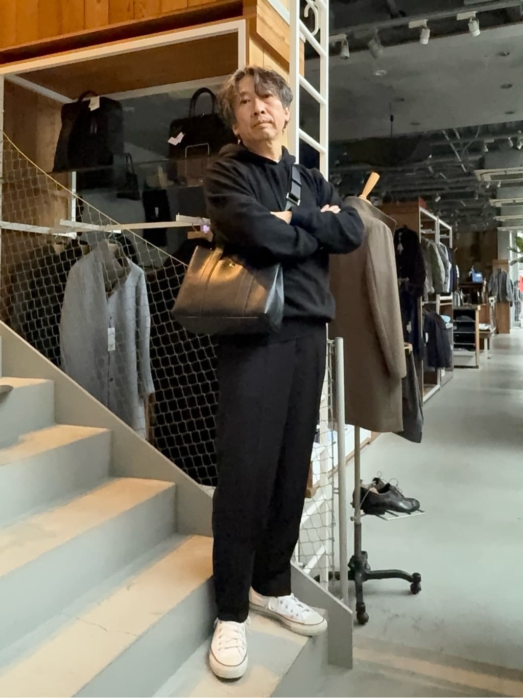 デザイナーTAKEman さんの「TAKEO KIKUCHI｜◆【便利なサイズ感】ドライビング　トートバッグ」を使ったコーディネート