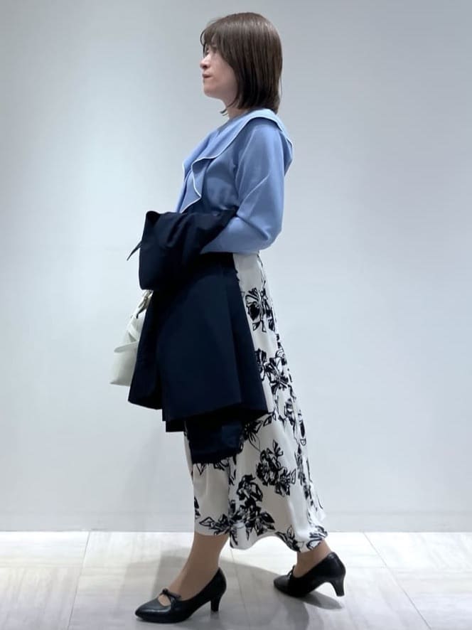 関根さんの「Reflect｜◆ラッフルフリルプルオーバーニット」を使ったコーディネート