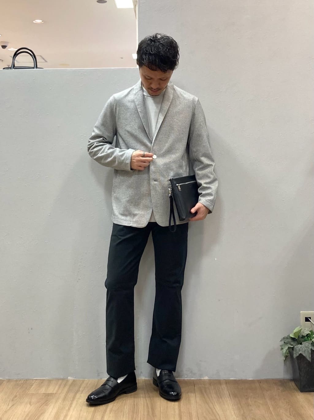シュンさんの「TAKEO KIKUCHI｜【Made in JAPAN】播州織 ストレッチ パンツ」を使ったコーディネート