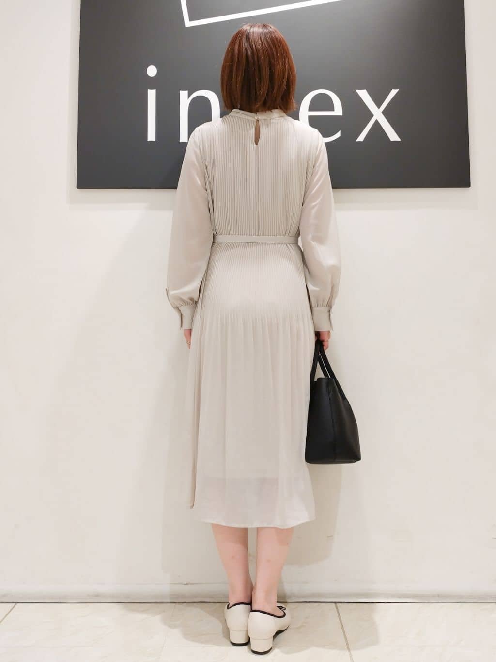 n.さんの「index｜◆ベルト付きプリーツフレアワンピース【洗濯機洗い可／防シワ】」を使ったコーディネート