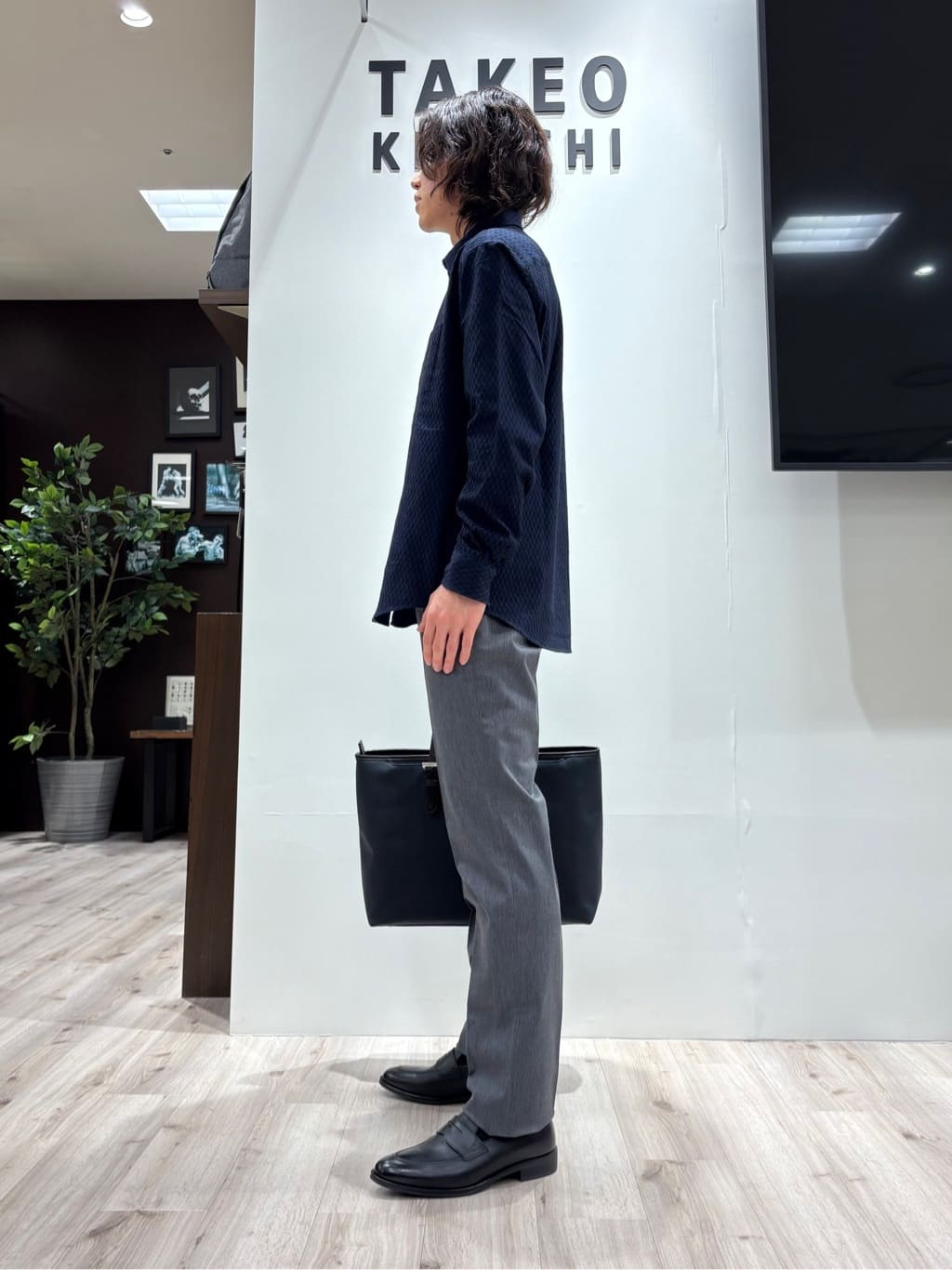 Kaiさんの「TAKEO KIKUCHI｜【オフィスカジュアル対応】ドレス チノパンツ」を使ったコーディネート