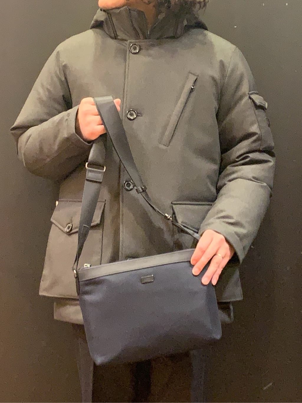 木村剛さんの「TAKEO KIKUCHI｜【オフィスカジュアル対応】ドレス チノパンツ」を使ったコーディネート