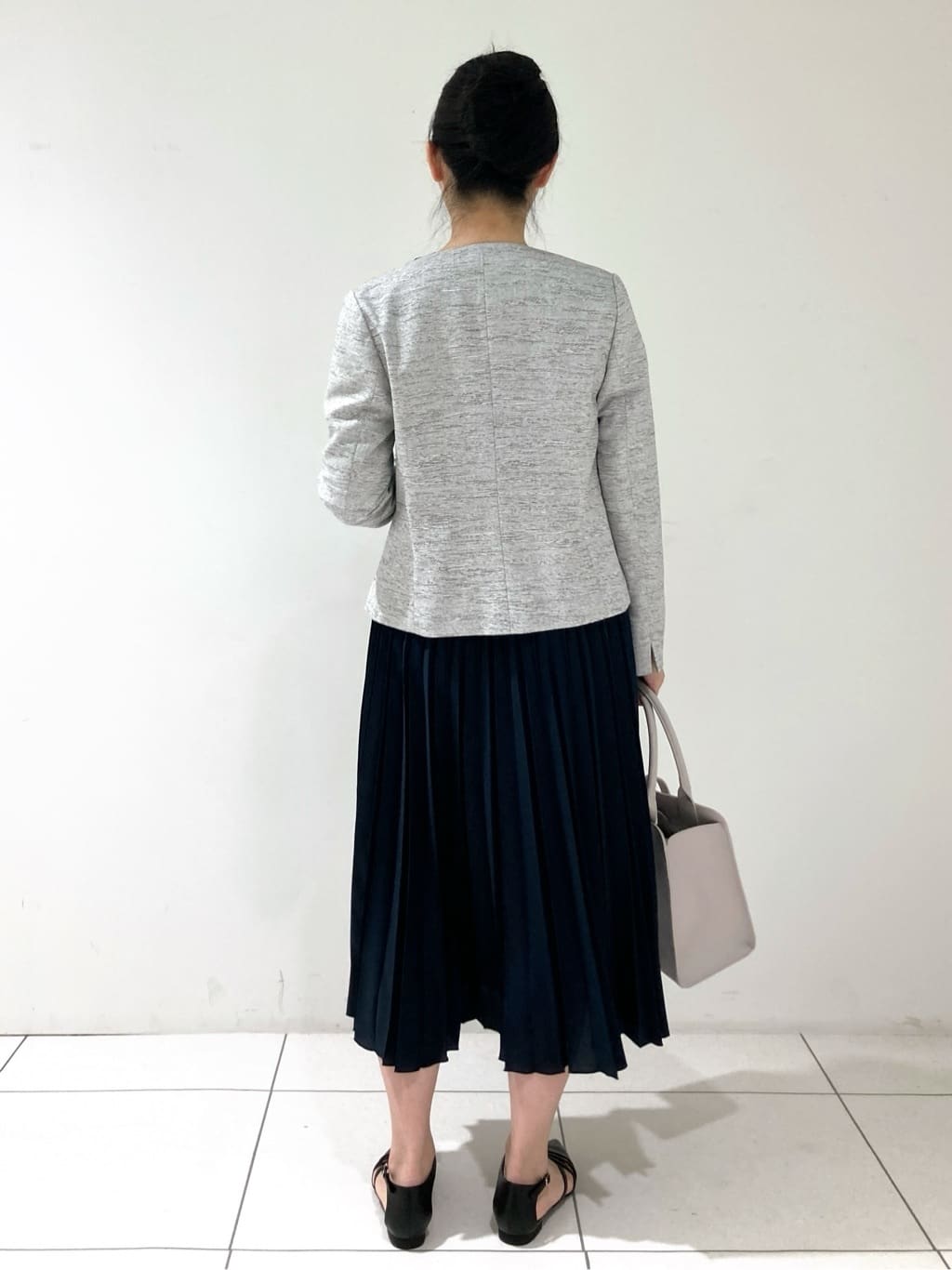 momokoさんの「INDIVI｜フラワーコサージュ」を使ったコーディネート