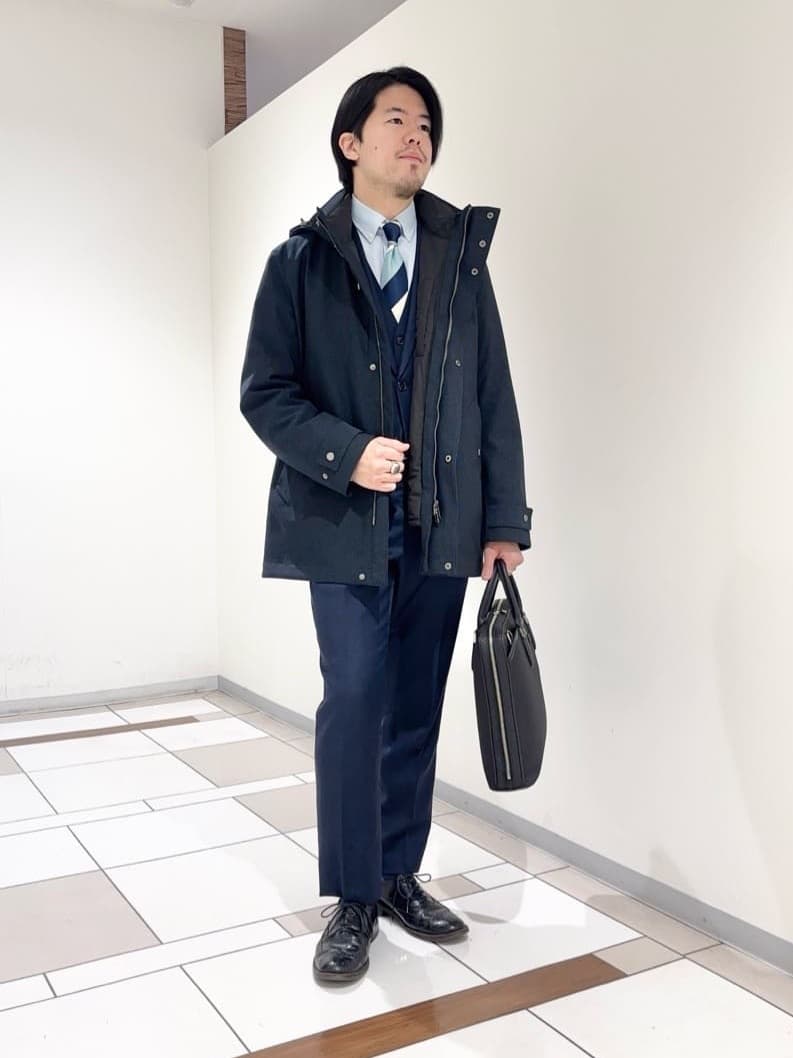 及川さんの「TAKEO KIKUCHI｜【Three by Three】シャイニーシャークピンヘッド スーツ/3ピース対応可」を使ったコーディネート