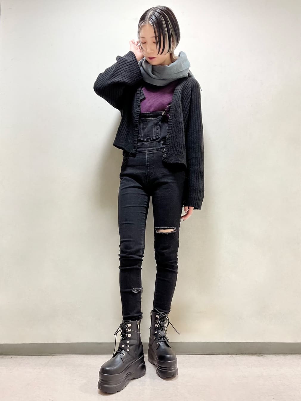 myさんの「ESPERANZA｜洗えるシンプルカラーストール 累計販売約5000枚【防寒／マフラー／無地／ギフト】」を使ったコーディネート