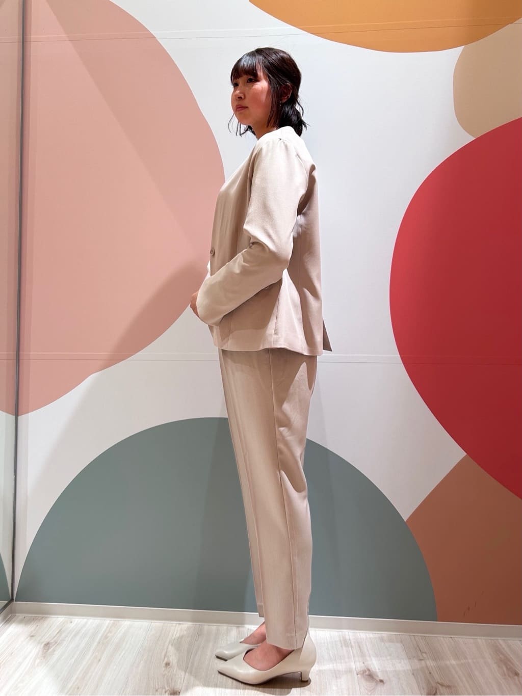 末っ子さんの「SHOO･LA･RUE｜◆【通勤/セレモニー】さらり軽やか インせず決まる 裾タックブラウス」を使ったコーディネート