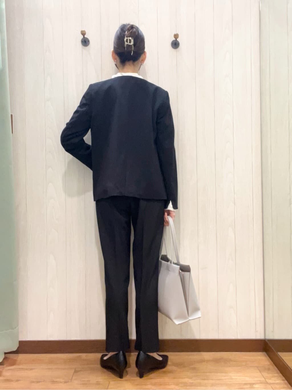 カンチャンさんの「SHOO･LA･RUE｜◆【洗える/S-3L/セットアップ可】セレモニーや通勤に カットジョーゼット Vネックジャケット」を使ったコーディネート
