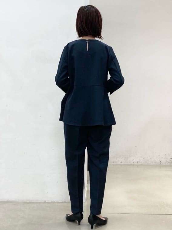 fujiさんの「THE SHOP TK｜◆【ONOFF活躍/セレモニー/通勤】杢調カルゼペプラムブラウス/洗える」を使ったコーディネート