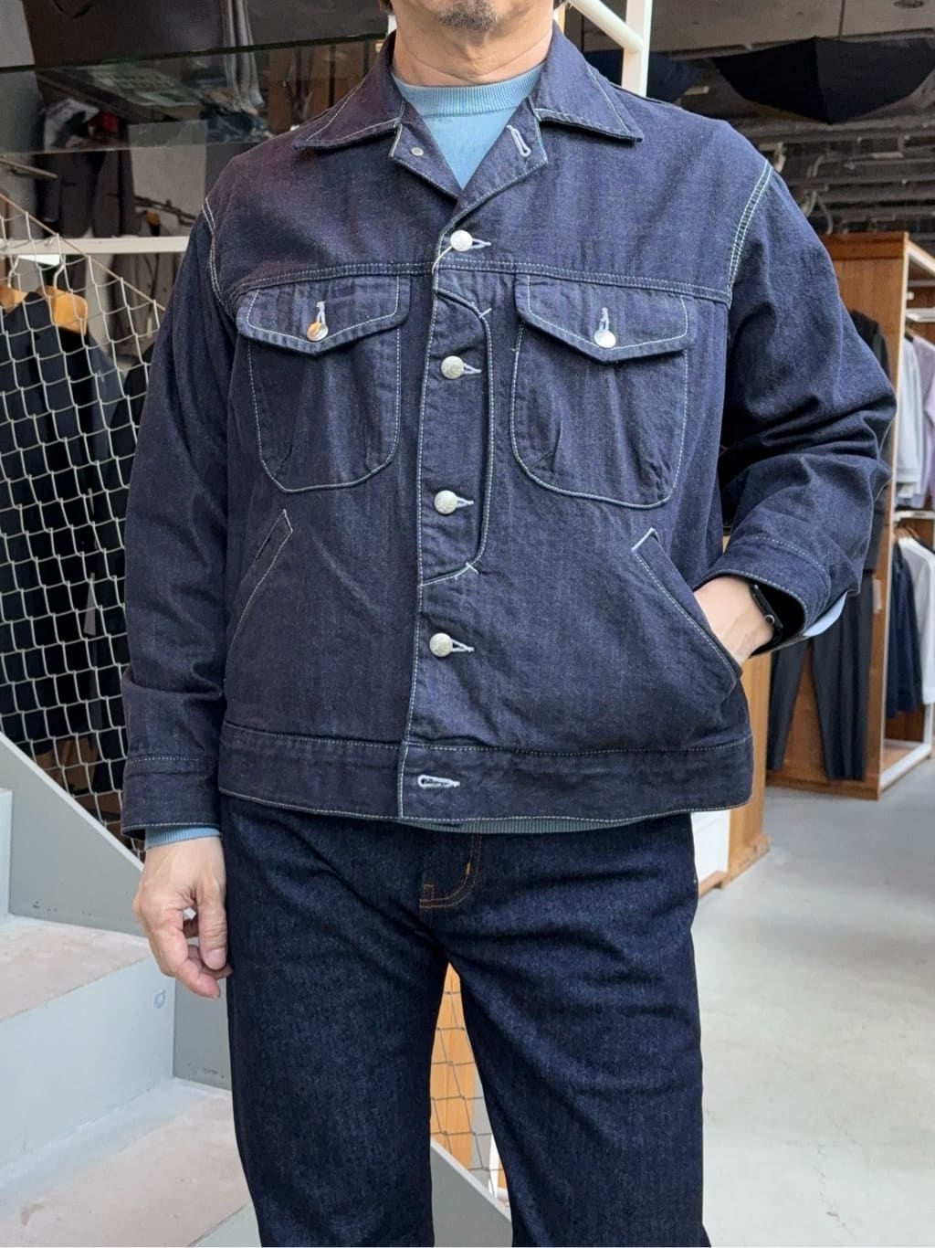 デザイナーTAKEman さんの「TAKEO KIKUCHI｜【モンスターストレッチ】日本製 ワンウォッシュ デニムパンツ」を使ったコーディネート