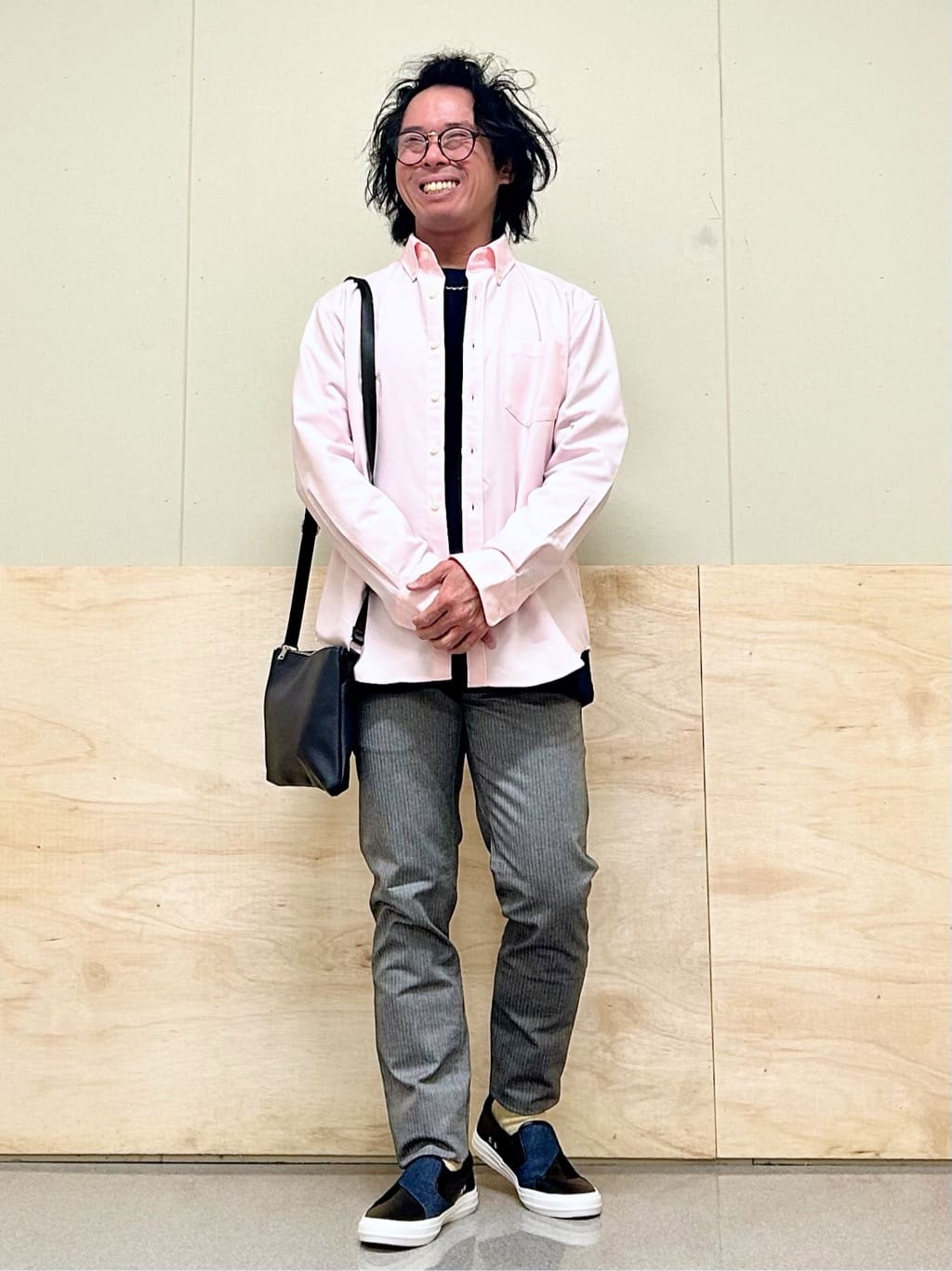 KENJI Iさんの「THE SHOP TK｜【オールシーズン穿ける！】7DAYSストレッチへリンボンパンツ　ON&hArr;OFF兼用」を使ったコーディネート