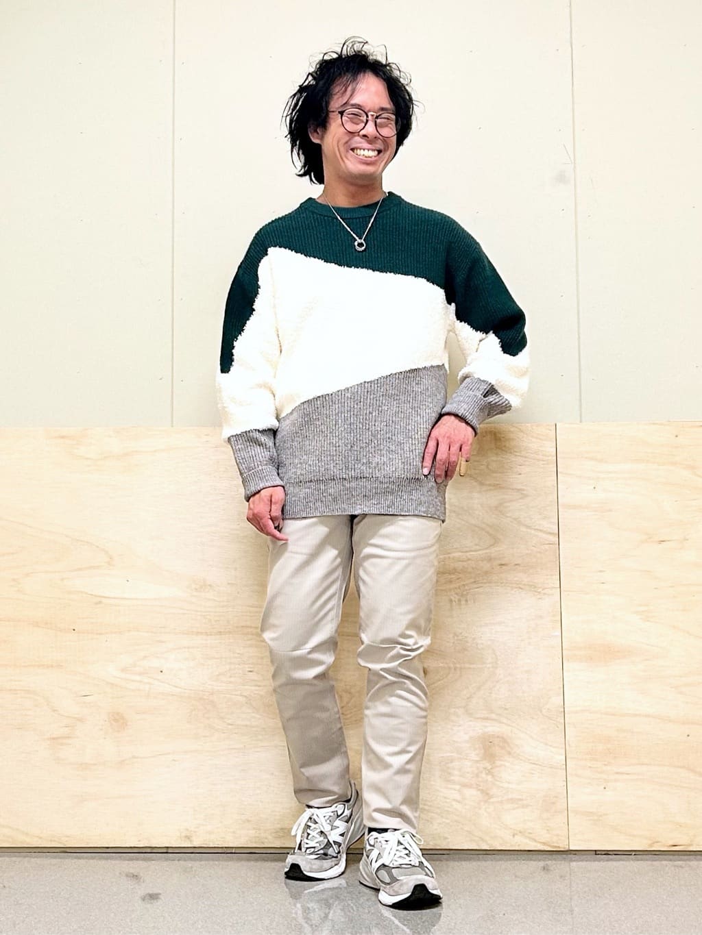 KENJI Iさんの「THE SHOP TK｜【オールシーズン穿ける！】7DAYSストレッチへリンボンパンツ　ON&hArr;OFF兼用」を使ったコーディネート
