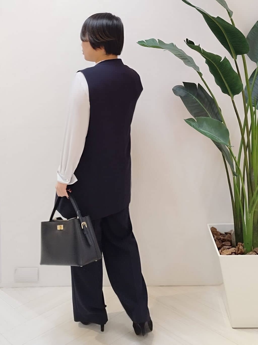 s u g iさんの「UNTITLED｜【セレモニー】パール調フリークリップネックレス」を使ったコーディネート