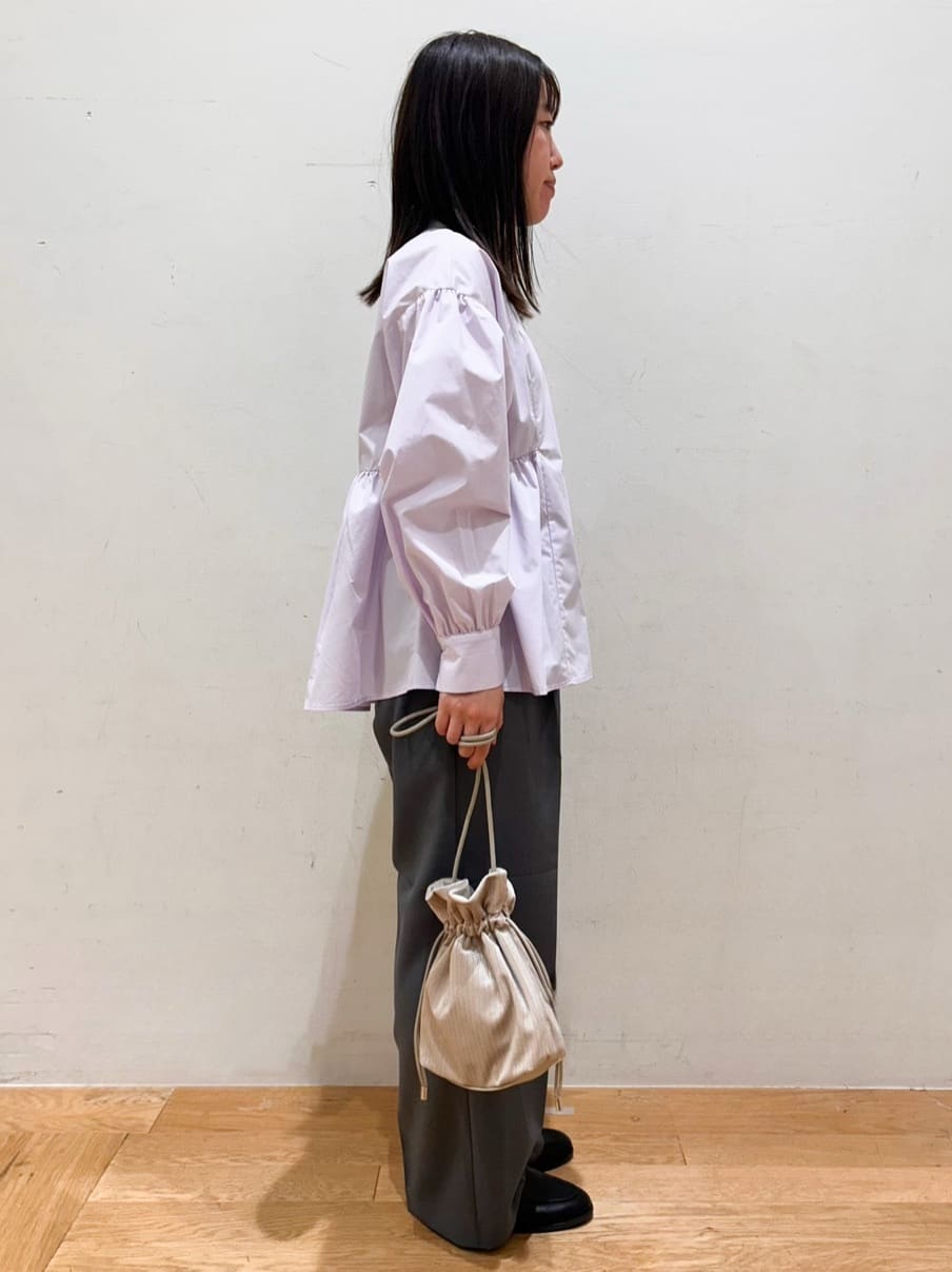 kurumiさんの「OPAQUE.CLIP｜◆バンドカラーペプラムシャツ【洗濯機洗い可】」を使ったコーディネート
