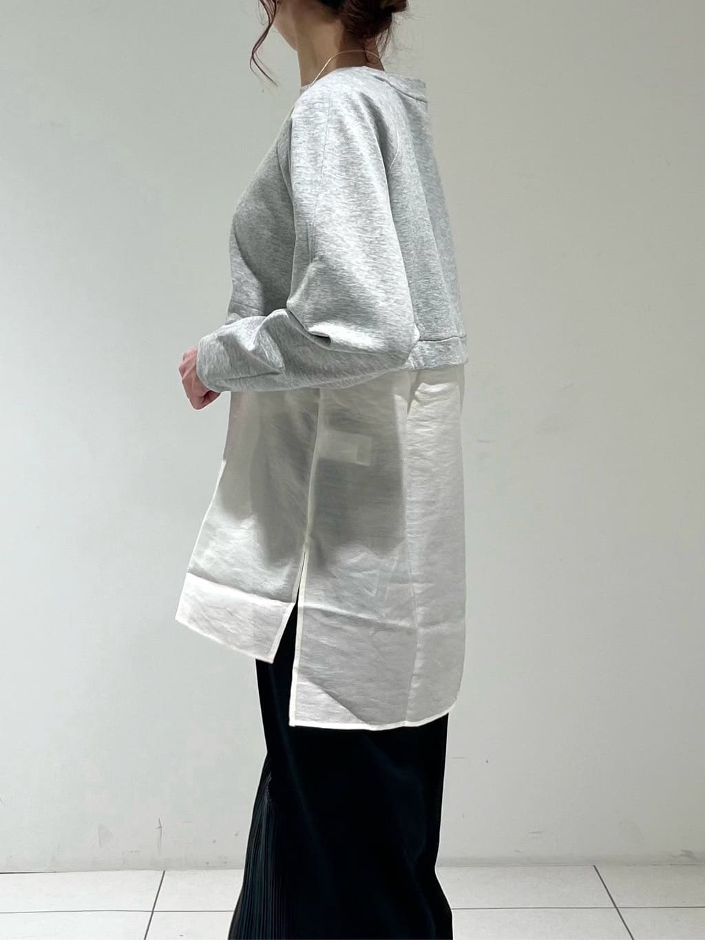 shioriさんの「INDIVI｜【接触冷感／セットアップ対応】イージーテーパードパンツ【通勤・セレモニー】」を使ったコーディネート