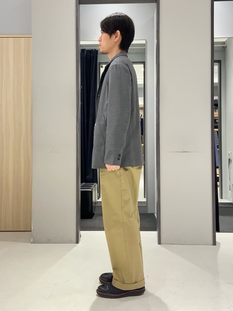 わいずみさんの「TAKEO KIKUCHI｜【多機能・軽量】シャドーライン リュック」を使ったコーディネート