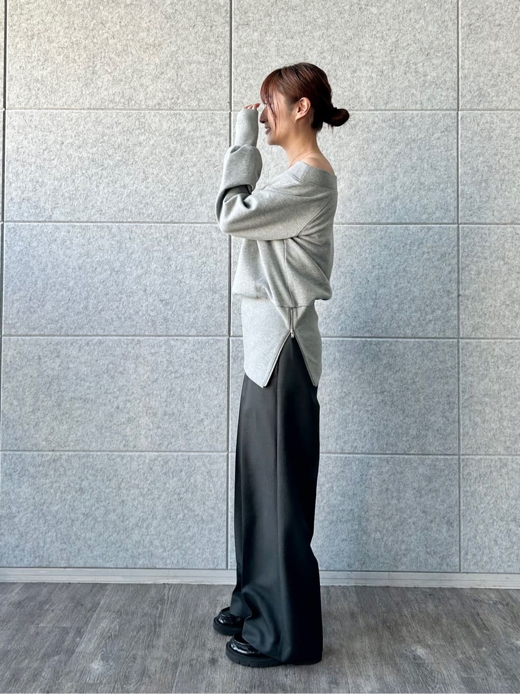 harunaさんの「CODE A｜turn up chic trousers」を使ったコーディネート