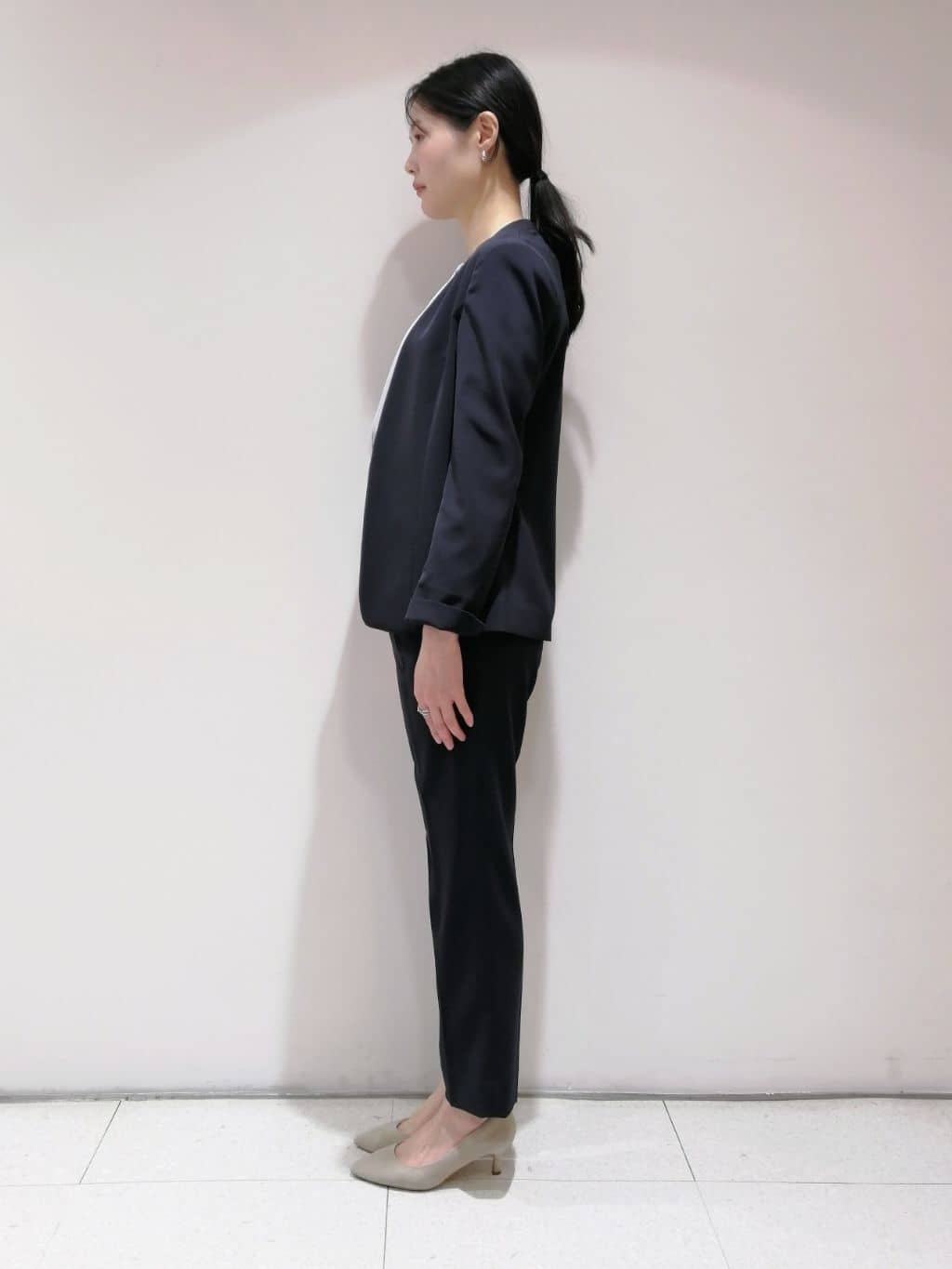 ayanoさんの「INDIVI｜【洗える／UVケア／スーツ】ストレッチノーカラージャケット」を使ったコーディネート