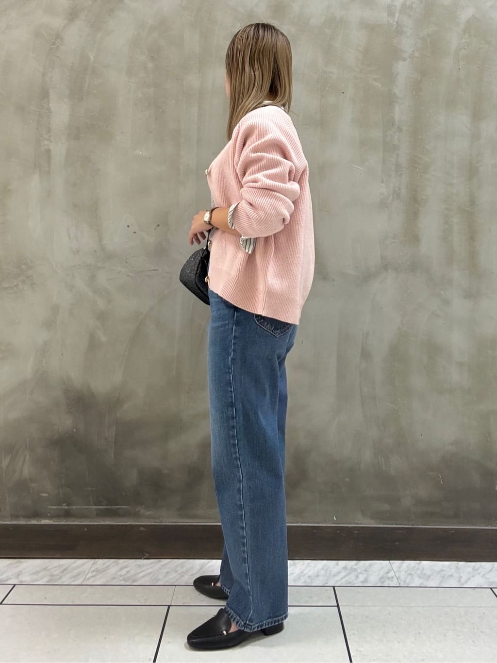 minaさんの「grove｜【Lee&times;grove別注】STRAIGHT DENIM PANTS」を使ったコーディネート