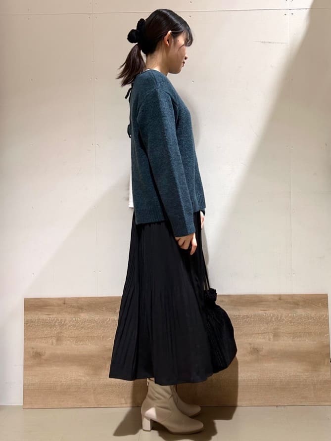 花さんの「SHOO･LA･RUE｜◆【セレモニーにも】ひらりと揺れる上品シルエット サテンプリーツスカート」を使ったコーディネート