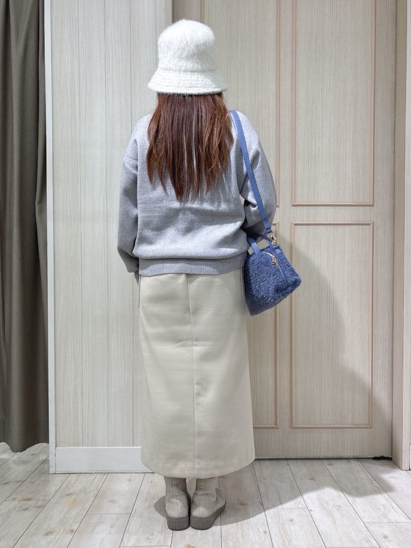 AMI55さんの「SHOO･LA･RUE｜◆【洗える/ちくちくしにくい/静電気軽減】スウェットライク ロゴニット」を使ったコーディネート