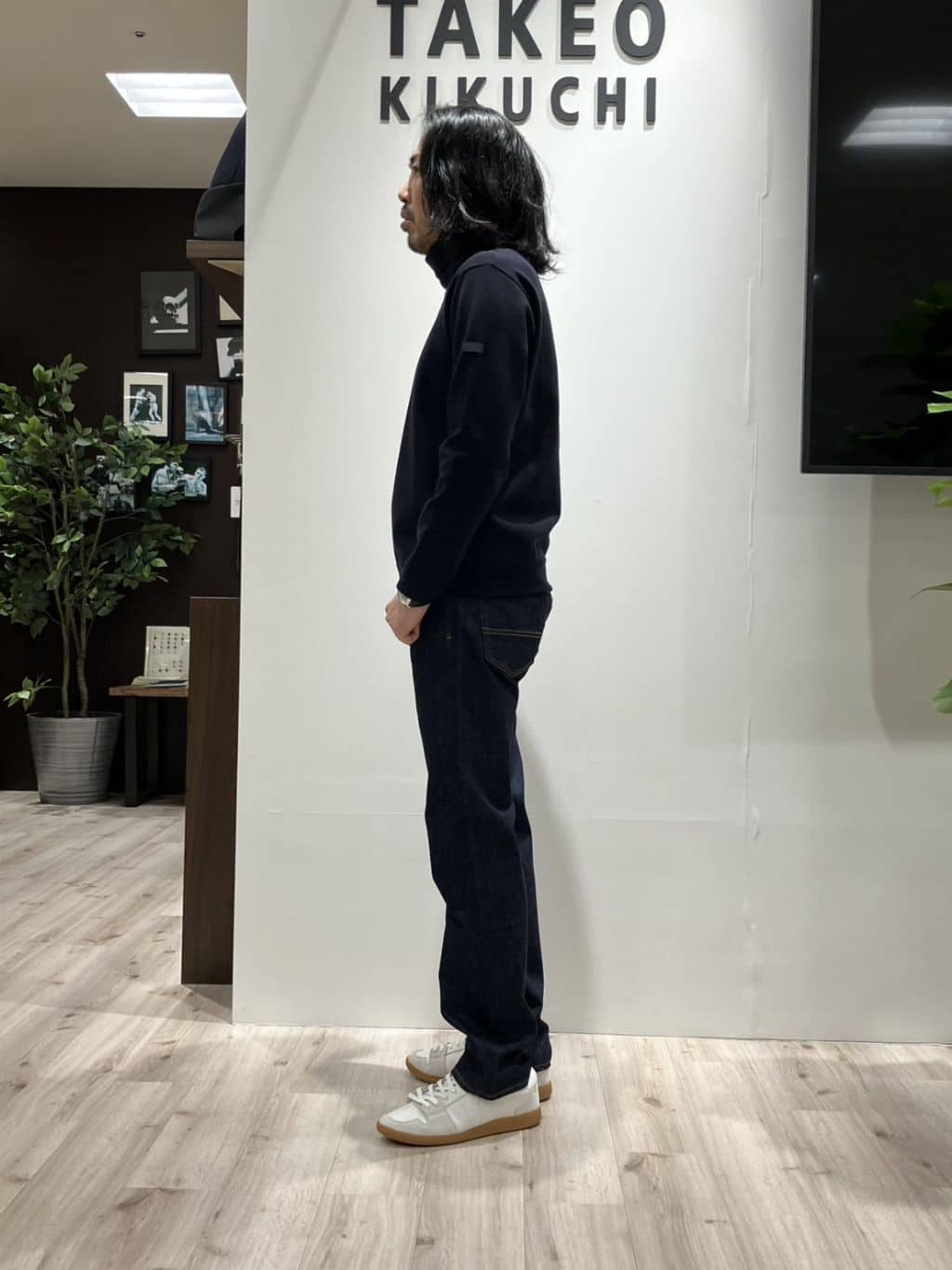 Mr.kさんの「TAKEO KIKUCHI｜【モンスターストレッチ】日本製 ワンウォッシュ デニムパンツ」を使ったコーディネート