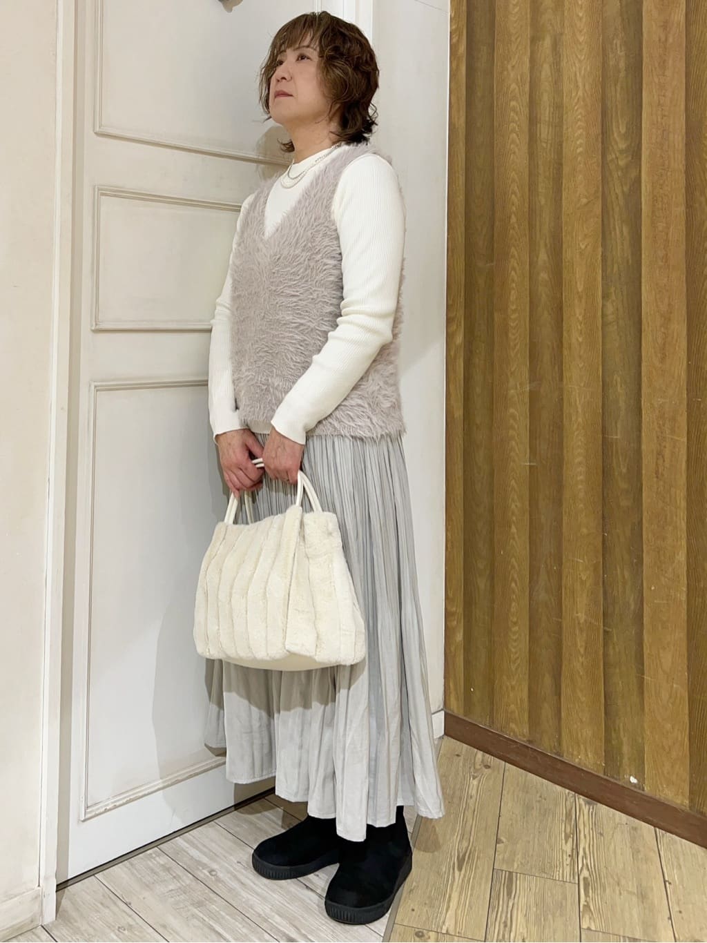 yuriyuriさんの「SHOO･LA･RUE｜◆【セレモニーにも】ひらりと揺れる上品シルエット サテンプリーツスカート」を使ったコーディネート